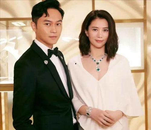 娱乐圈吃瓜爆料恋情,甜蜜瞬间引发热议